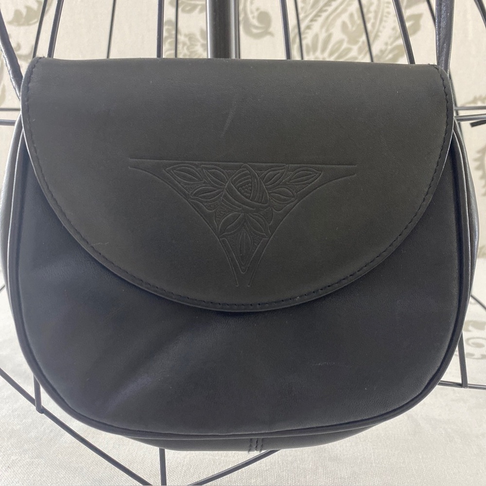 Women’s Black Crossbody Bag - Sleek Everyday Shoulder Purse